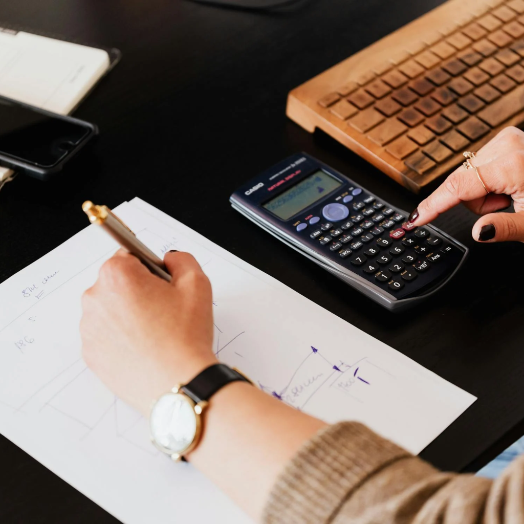 Simple accounting tips for entrepreneurs managing small business finances Illustration